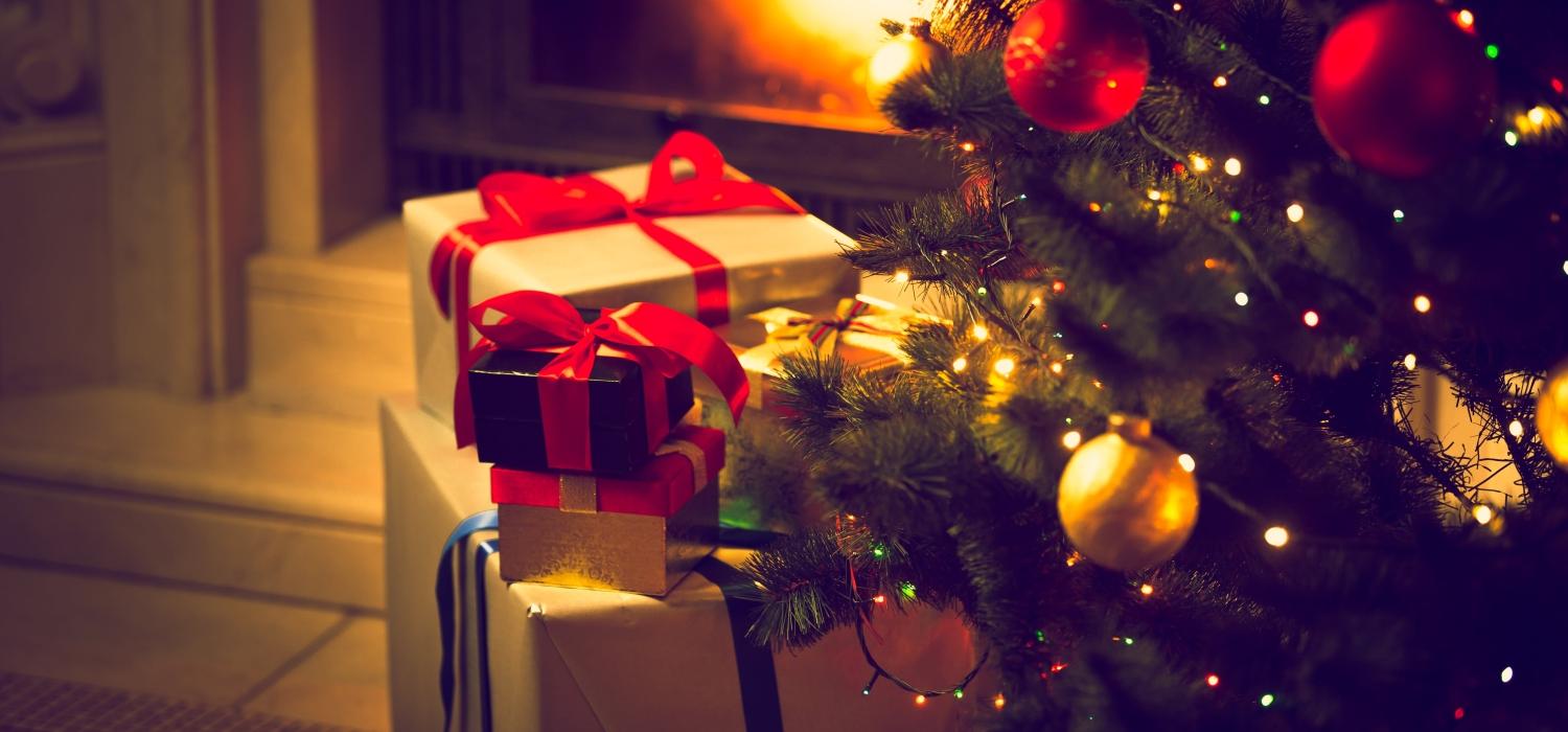 Skąd się wzięła tradycja dawania prezentów na Święta? | Porady i inspiracje WINIARY