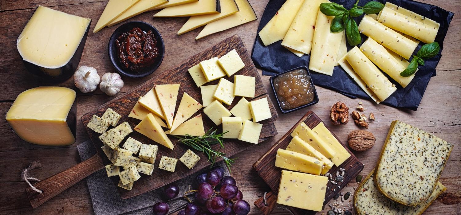 Jak podawać sery na stół? Nasze pomysły na serowe przekąski | Porady i inspiracje Winiary