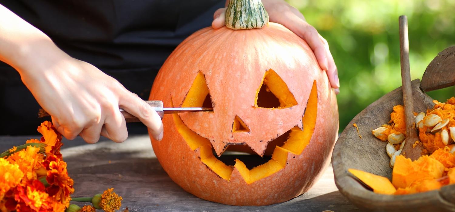 Wycinanie dyni na Halloween – jak zrobić? | Porady i inspiracje Winiary