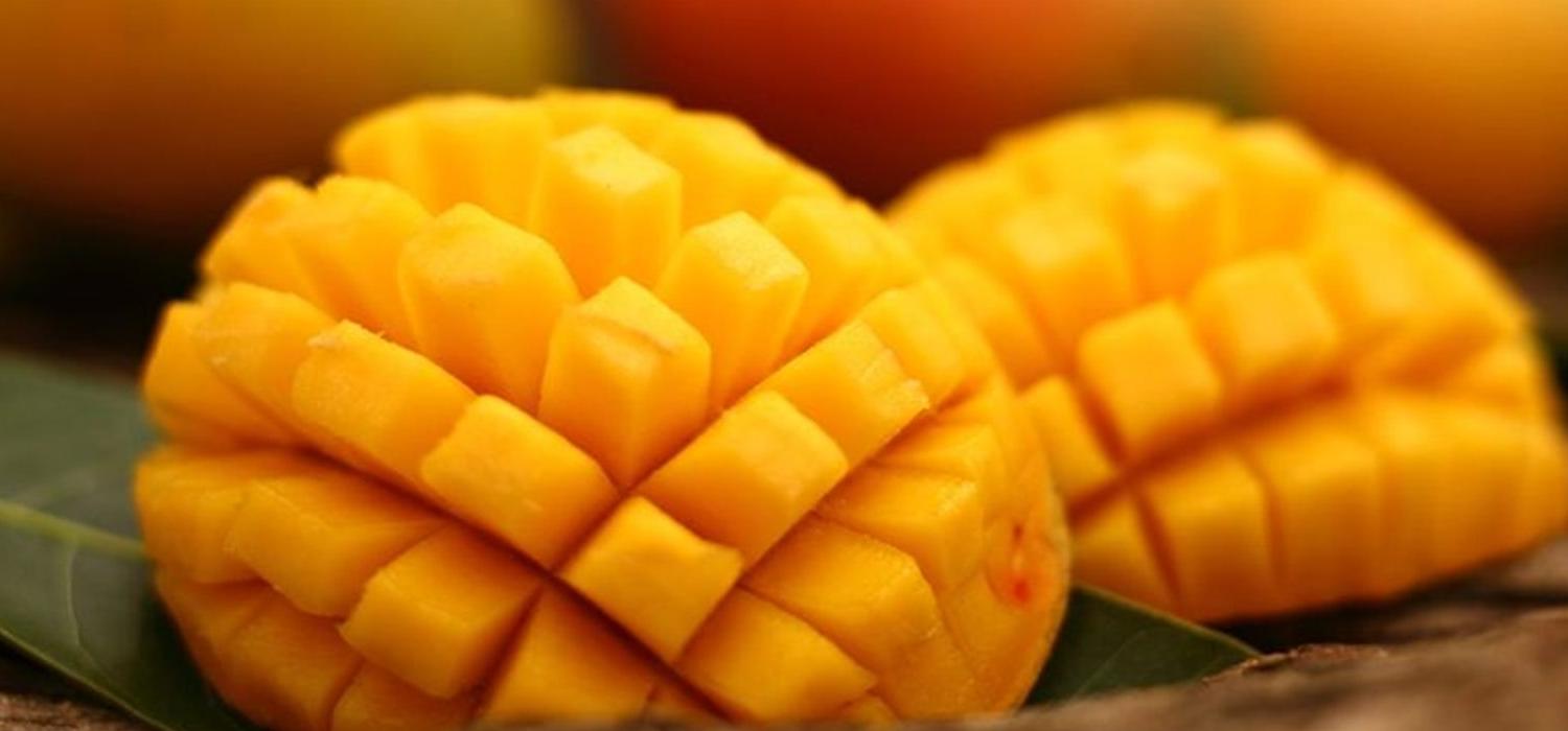 Jak obrać mango? Jak jeść ten owoc?