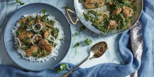 https://www.winiary.pl/sites/default/files/styles/simplycook_recipe_315_158/public/2023-11/ChickenSaag_OH.jpg?h=06ac0d8c&itok=VG6ySLiD
