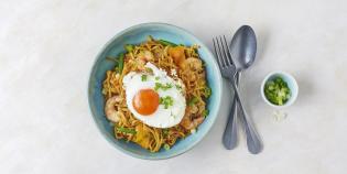 https://www.winiary.pl/sites/default/files/styles/simplycook_recipe_315_158/public/2023-11/MieGoreng_1.jpg?h=06ac0d8c&itok=XC9gbwTf