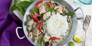 https://www.winiary.pl/sites/default/files/styles/simplycook_recipe_315_158/public/2023-11/ThaiGreenCurry_720x480.jpg?h=34e43602&itok=ERphSzjD